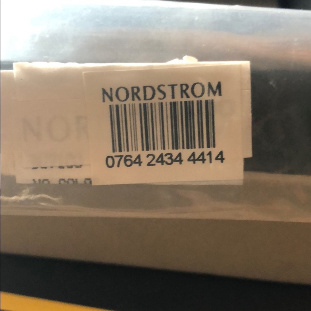 Authentic Burberry Watch - Full Packaging - image 6